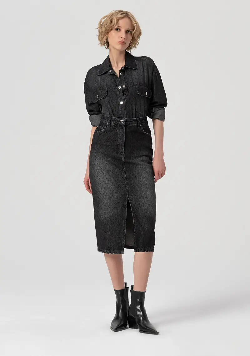 Gonna slim midi in denim nero con lavaggio medio