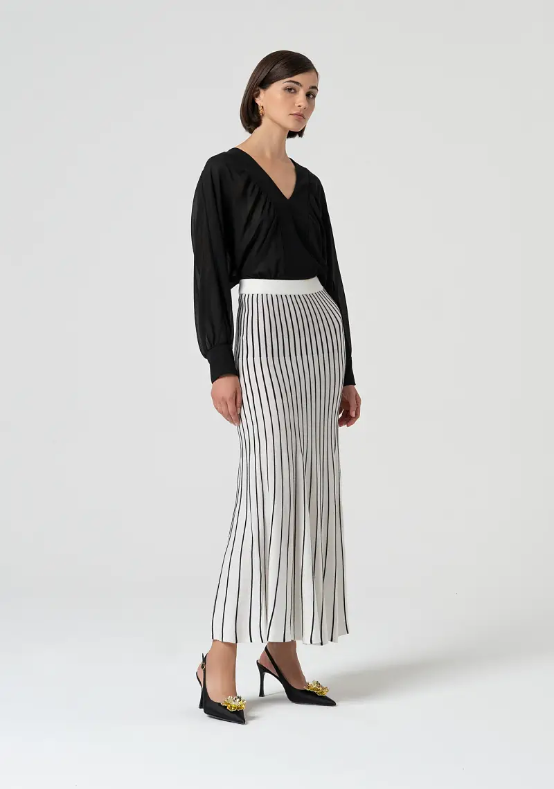 Gonna svasata lunga in maglia miniatura 2