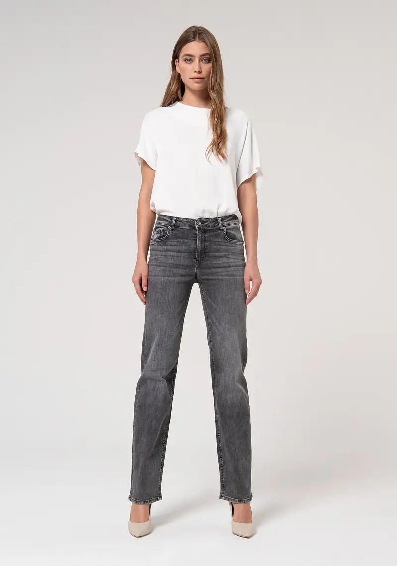 Fracomina Jeans regular effetto perfect shape in denim grigio stretch con lavaggio scuro