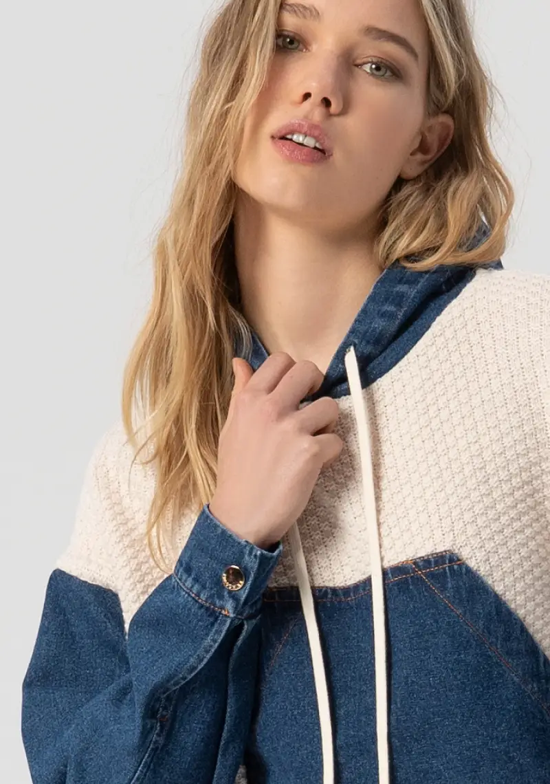Maglia over con cappuccio in denim miniatura 2