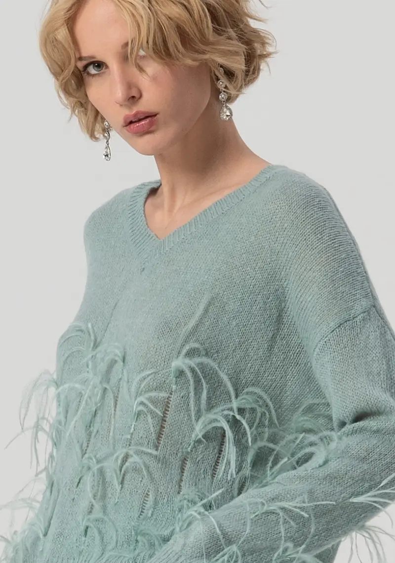 Maglia over con piume applicate miniatura 2