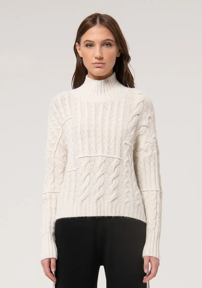 Maglia over con punto treccia