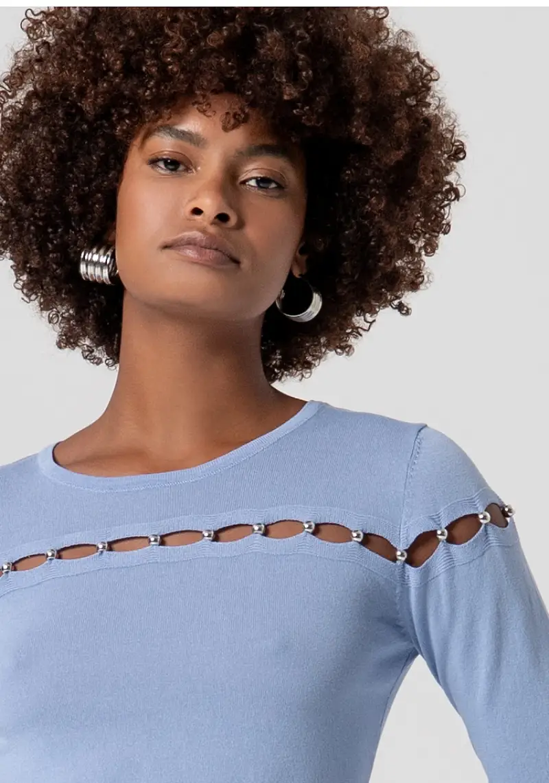 Maglia slim con cut out e perle miniatura 2