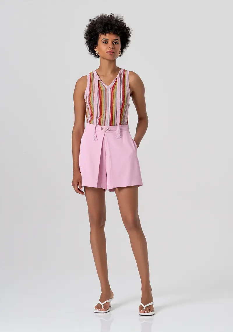 Pantaloncini regular con piegone sul davanti