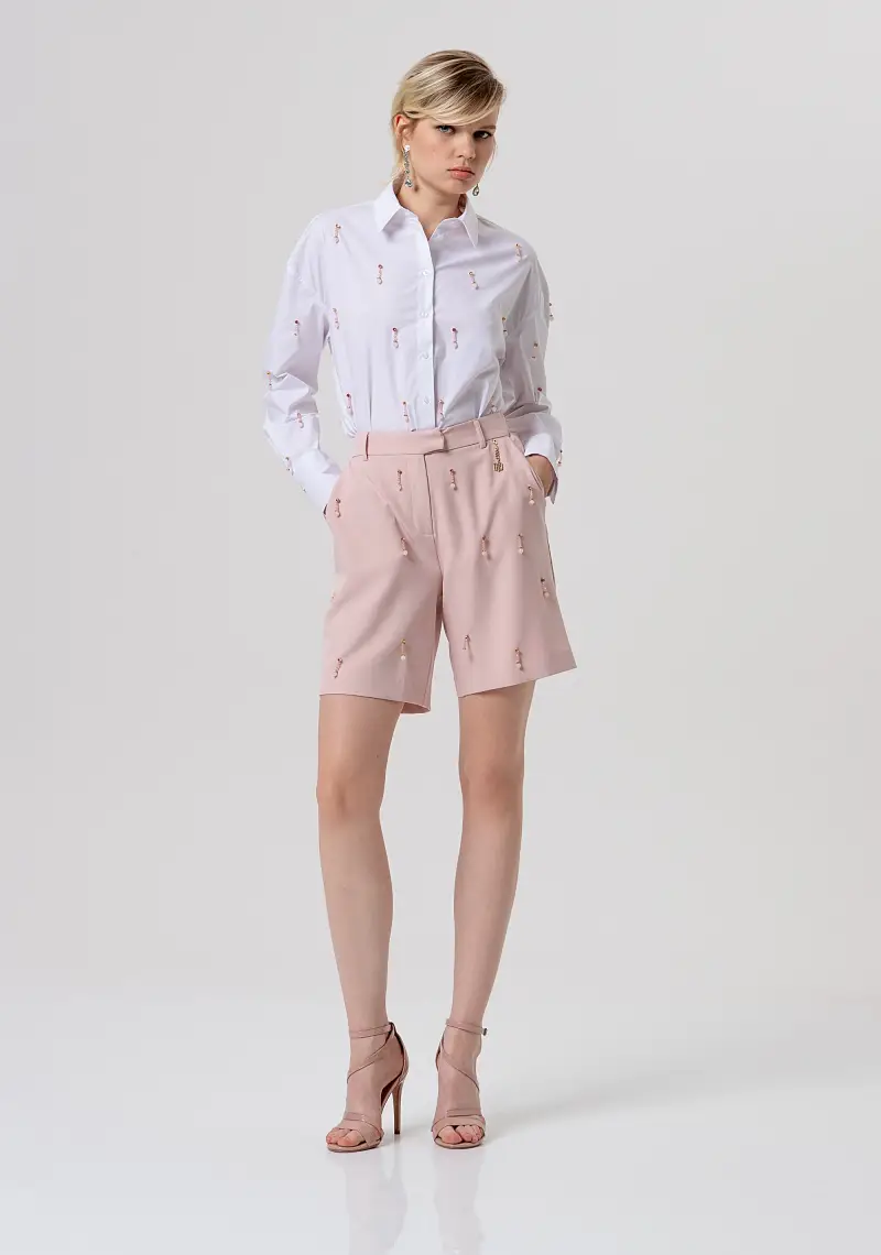 Pantaloncino regular in tessuto con applicazioni gioiello