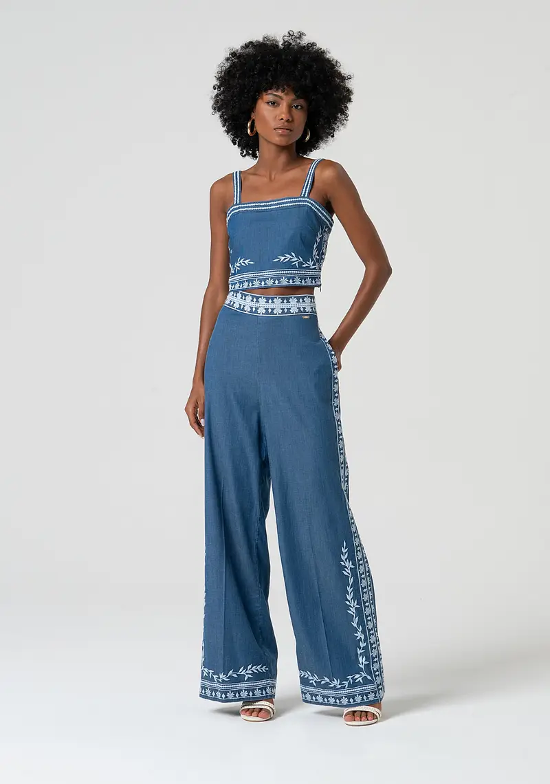 Pantalone a palazzo con ricami decorativi