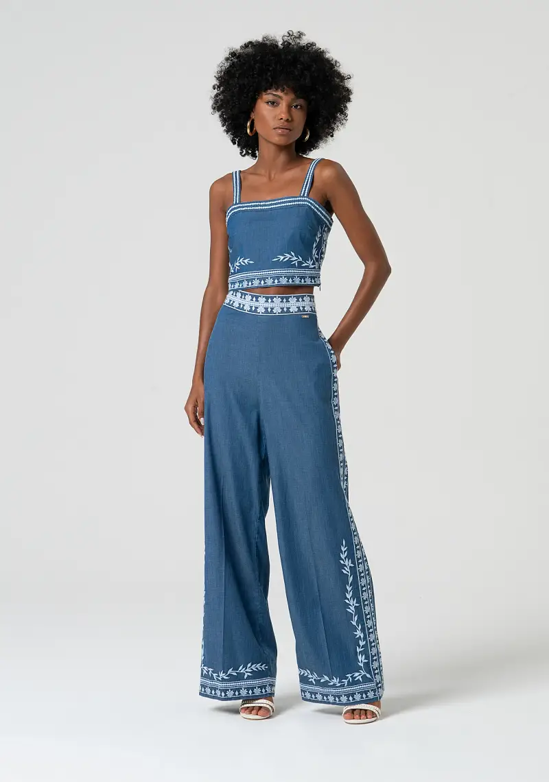 Pantalone a palazzo con ricami decorativi