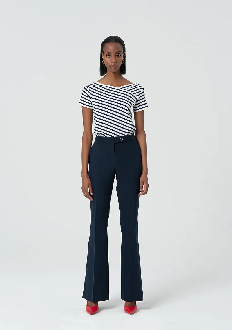 Pantalone bootcut con vita regolare