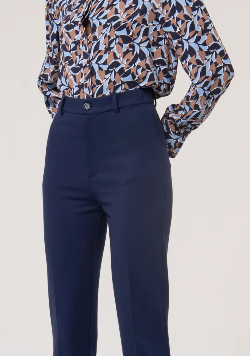 Pantalone bootcut in tessuto stretch miniatura 2