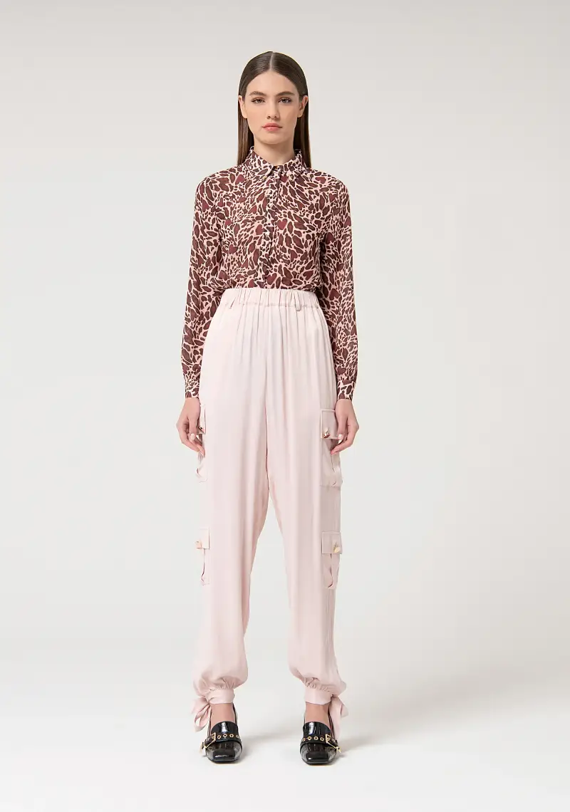 Pantalone cargo con tasconi laterali