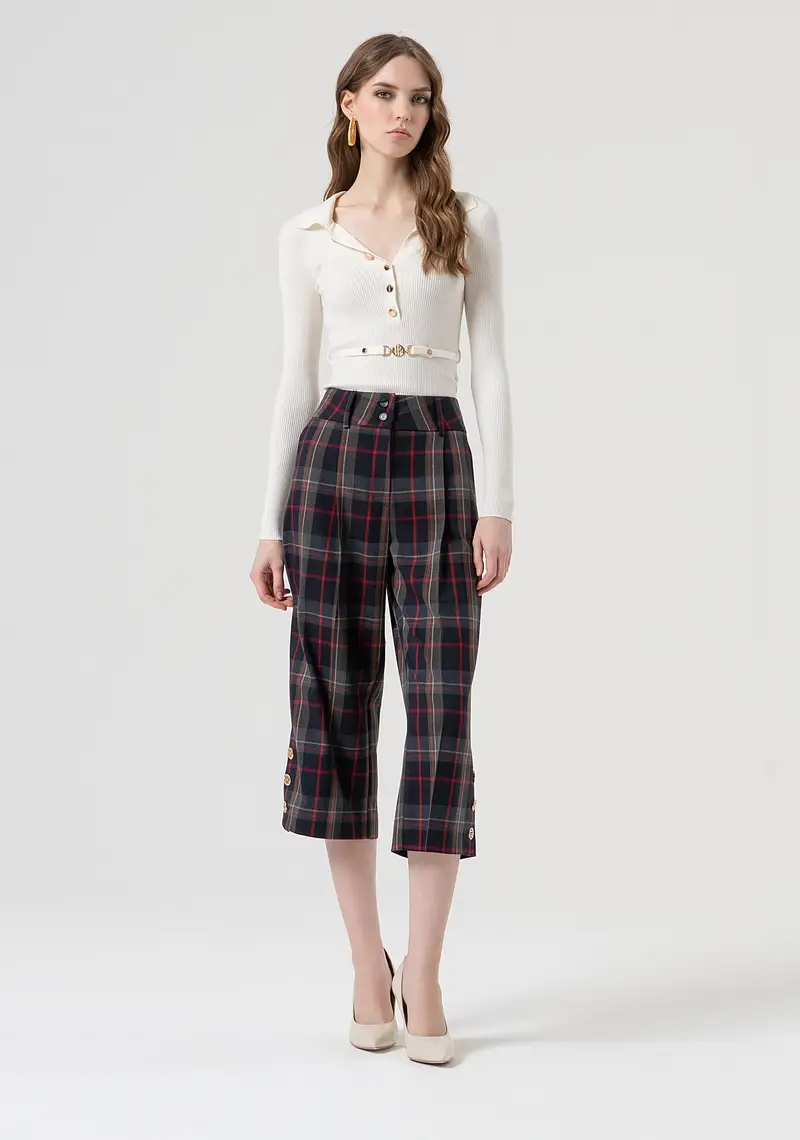 Pantalone carrot cropped in tessuto tartan