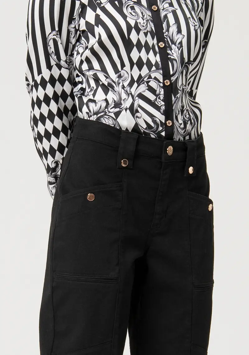 Pantalone carrot in gabardine stretch miniatura 2