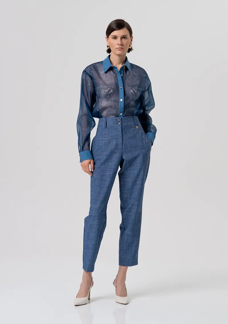 Pantalone carrot modello chino in Principe di Galles