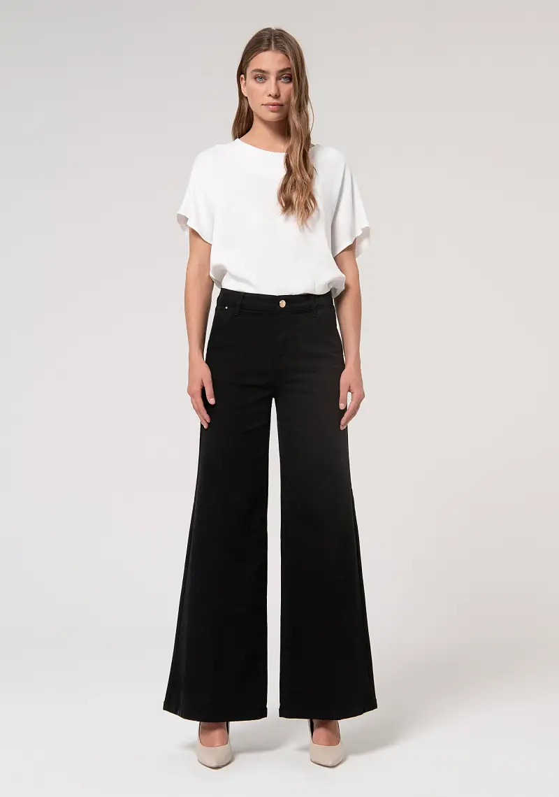 Pantalone flare in gabardine stretch