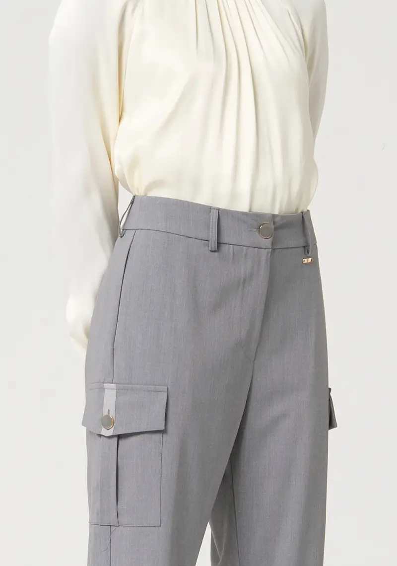 Pantalone regular con tasconi laterali miniatura 2