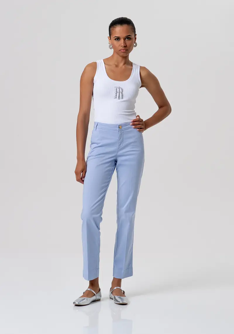 Pantalone regular modello chino in gabardina