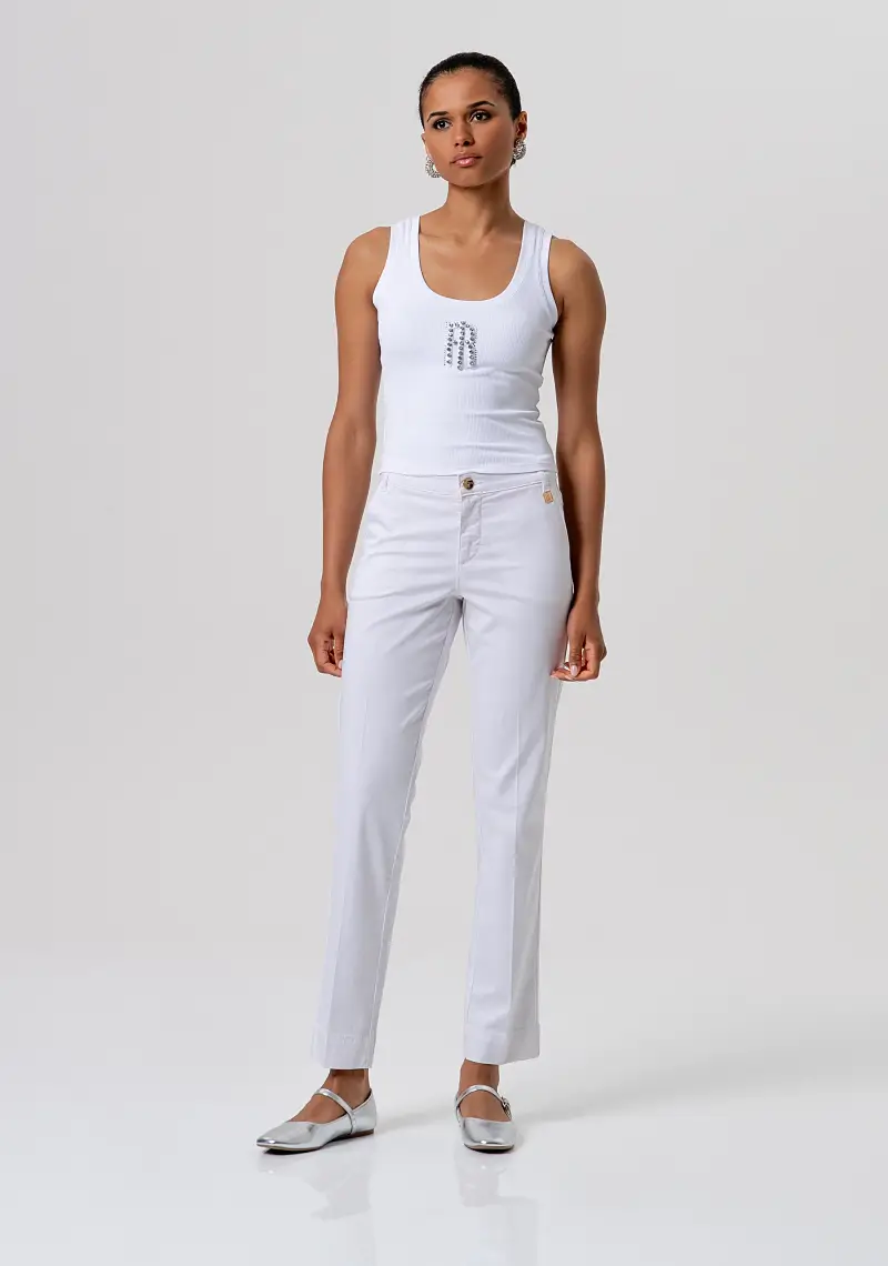 Pantalone regular modello chino in gabardina