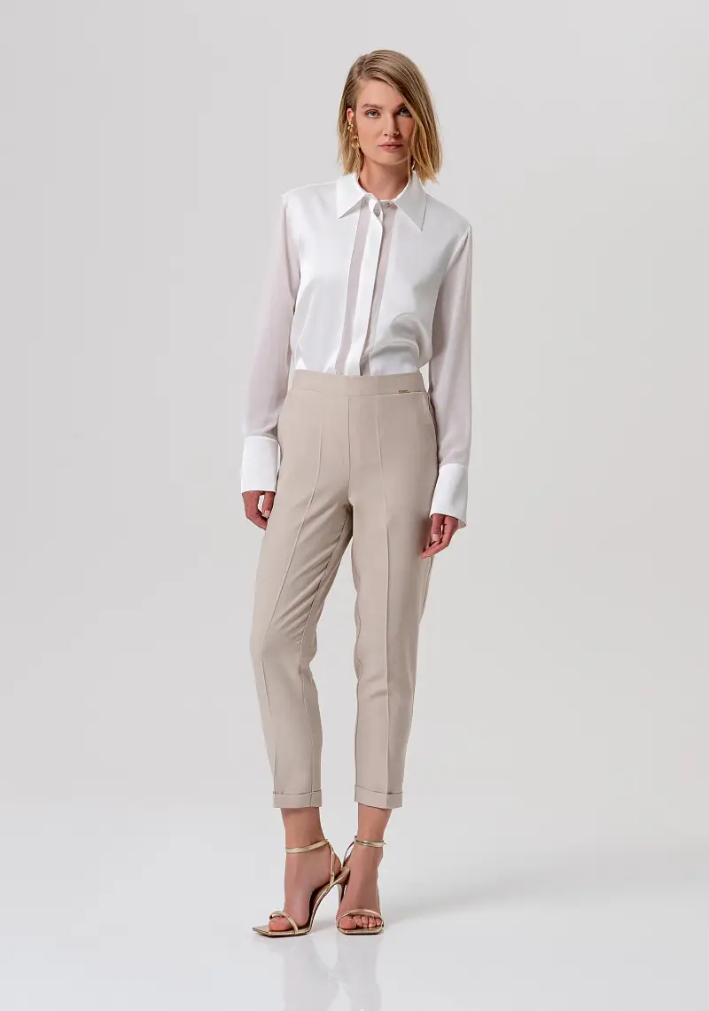 Pantalone regular modello chino