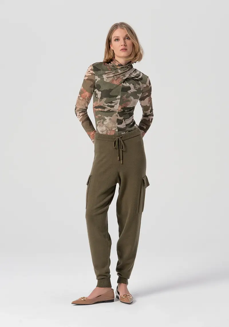 Pantalone regular modello jogger in maglia