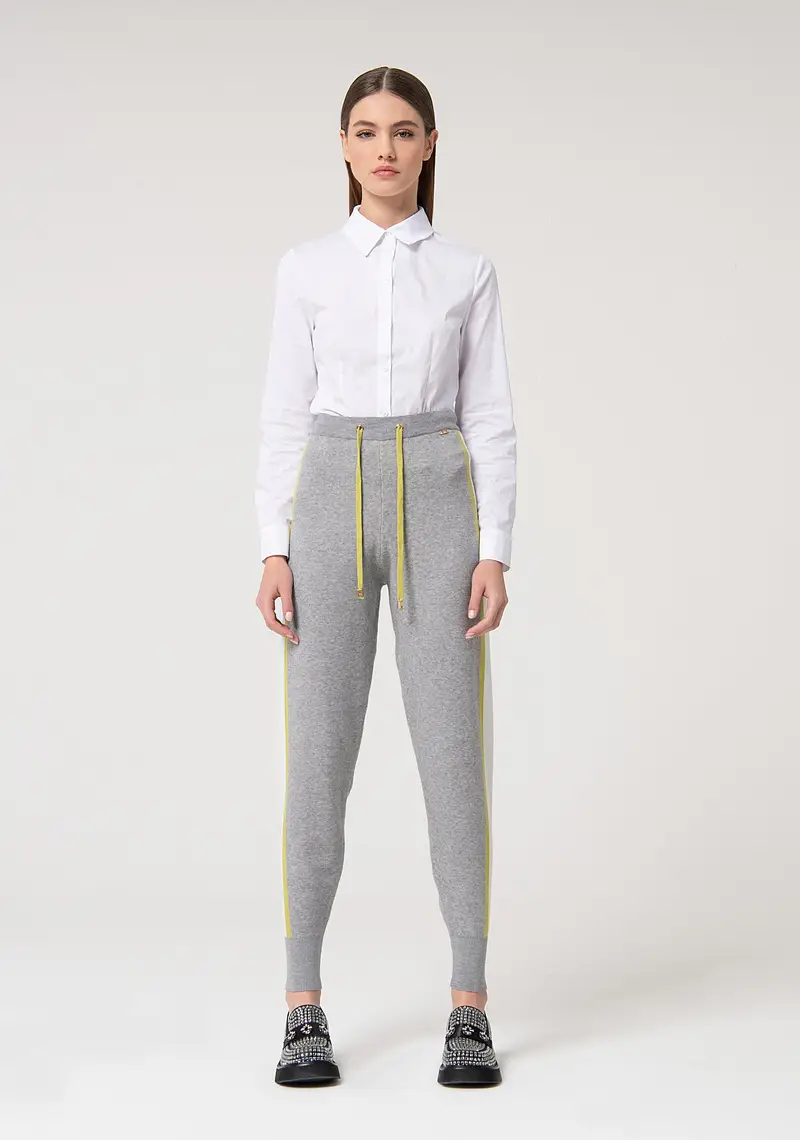 Pantalone regular modello jogger in maglia