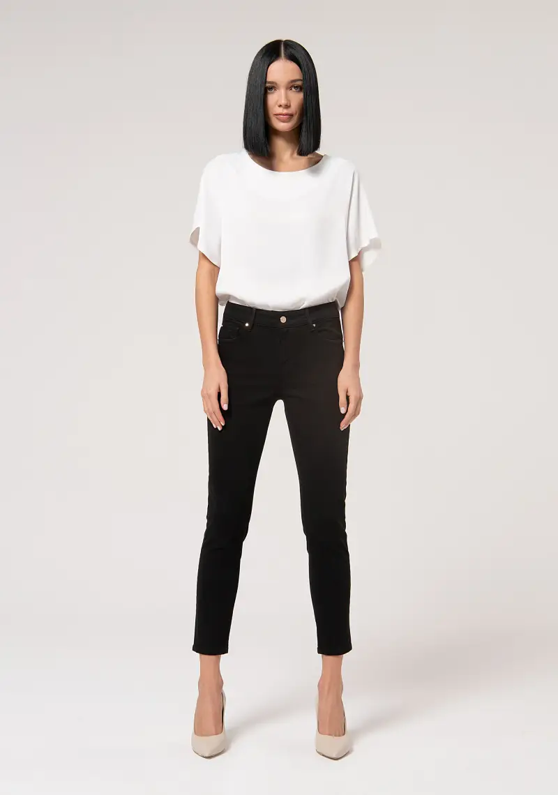 Pantalone slim effetto perfect shape in bull colorato