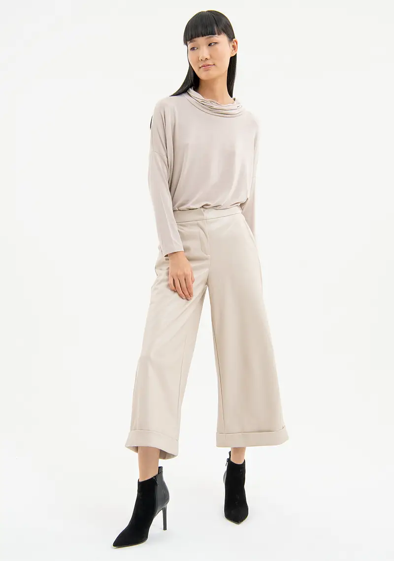 Pantaloni cropped modello culotte