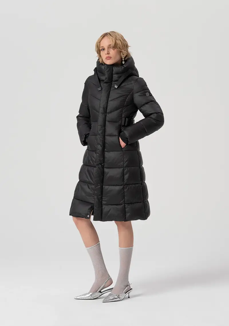 Piumino regular lungo in nylon trapuntato