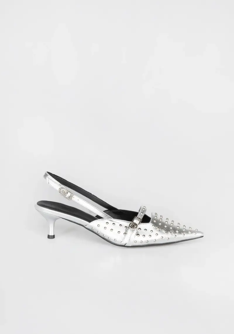 Slingback a Punta con Borchie Metalliche e Tacco Kitten Heel