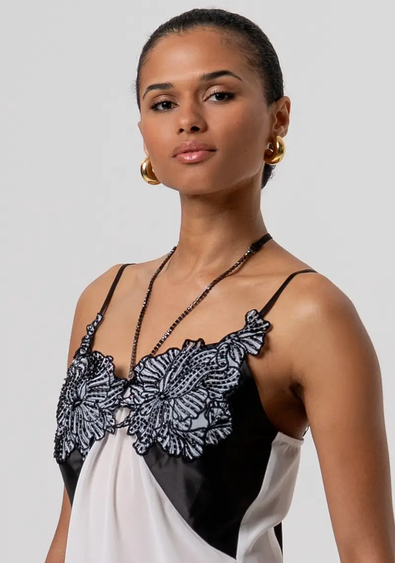 Top senza maniche con patch fiori e strass miniatura 2