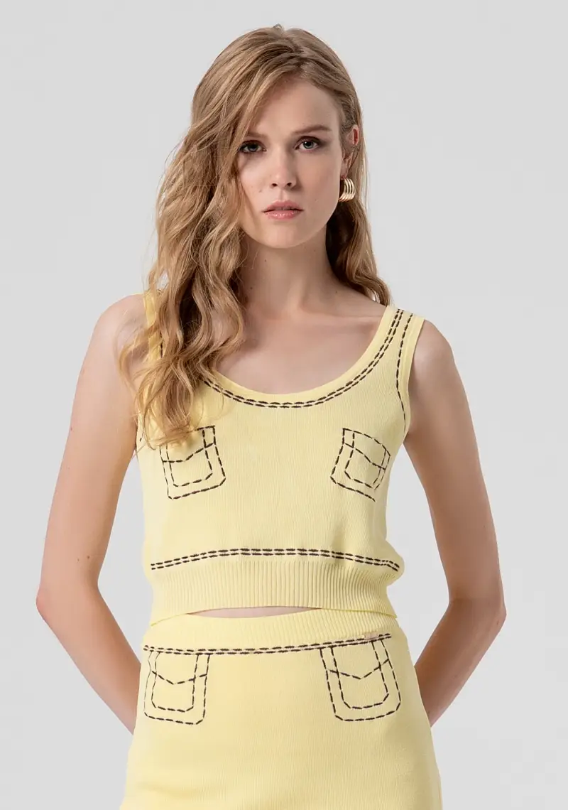 Top senza maniche cropped in maglia