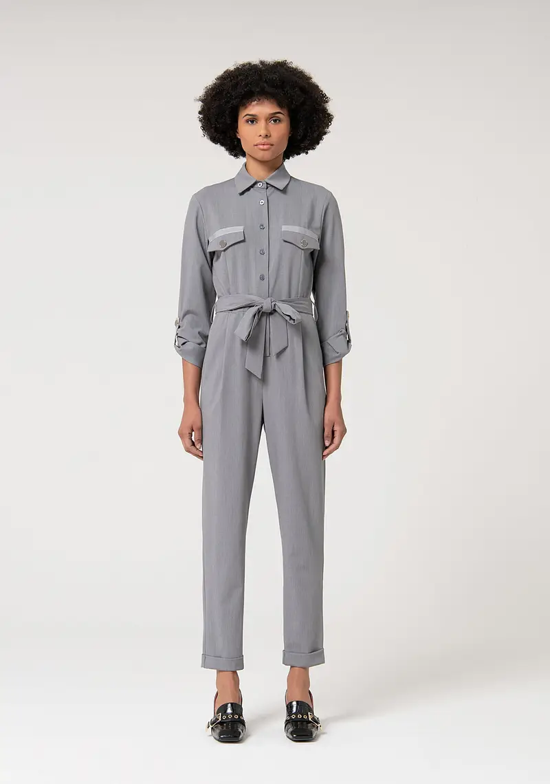 Tuta regular lunga con tasconi