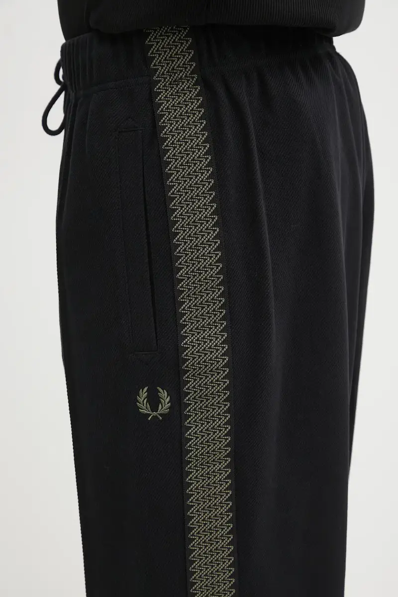 pantaloni tuta uomo colore nero con applicazione T1301 miniatura 4