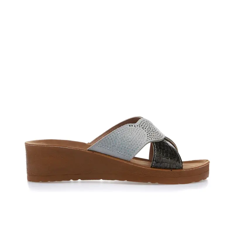 Sandali beige e grigi con zeppa e strass