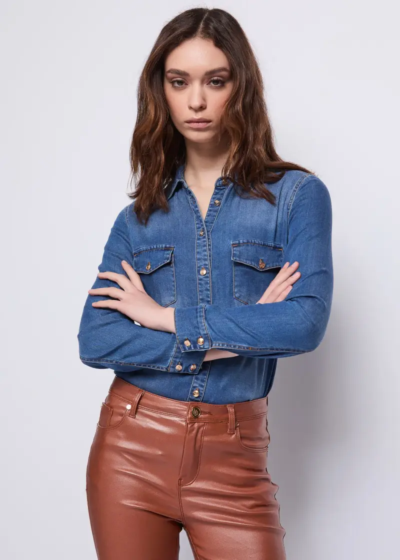 Jeans Camicia da donna in chambary con taschini Multicolore
