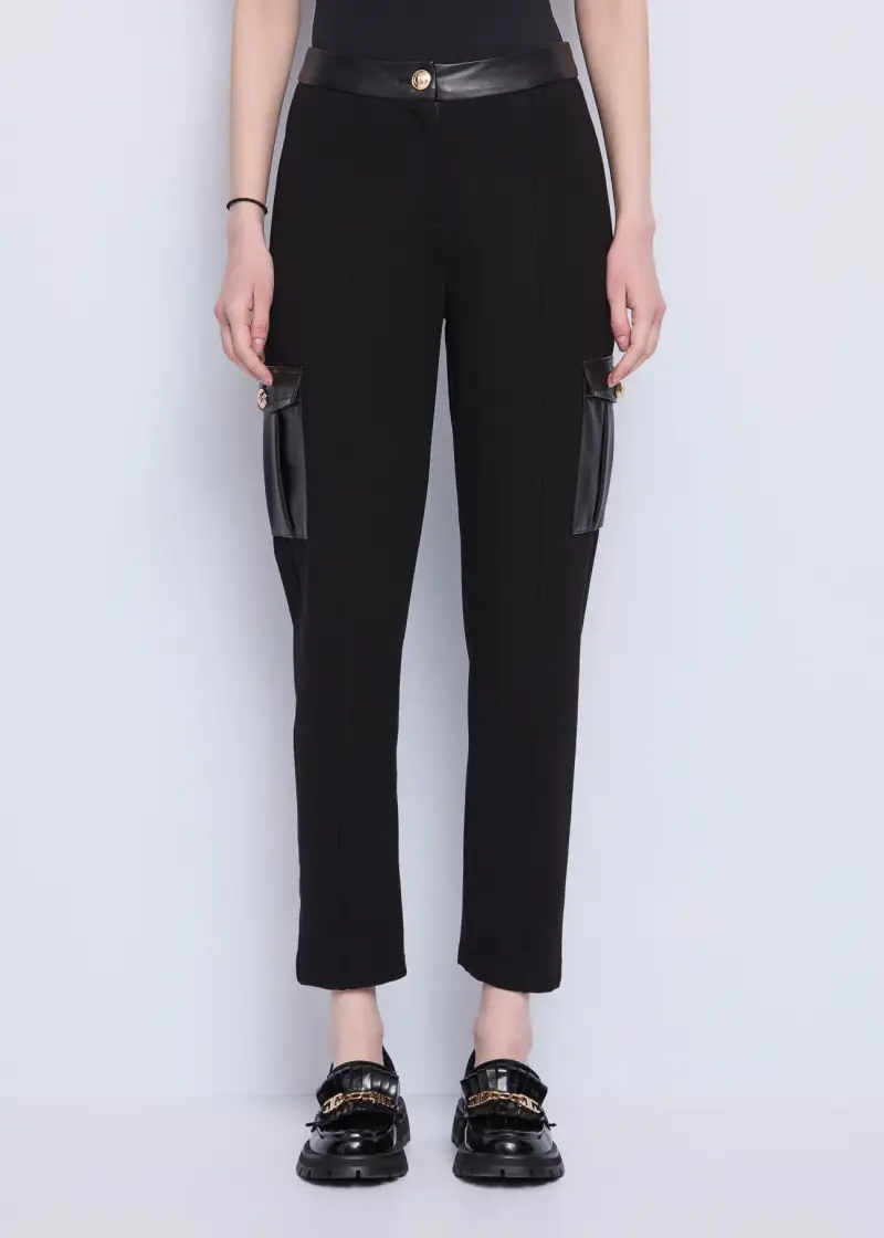 Jeans Pantaloni da donna con dettagli in similpelle Nero