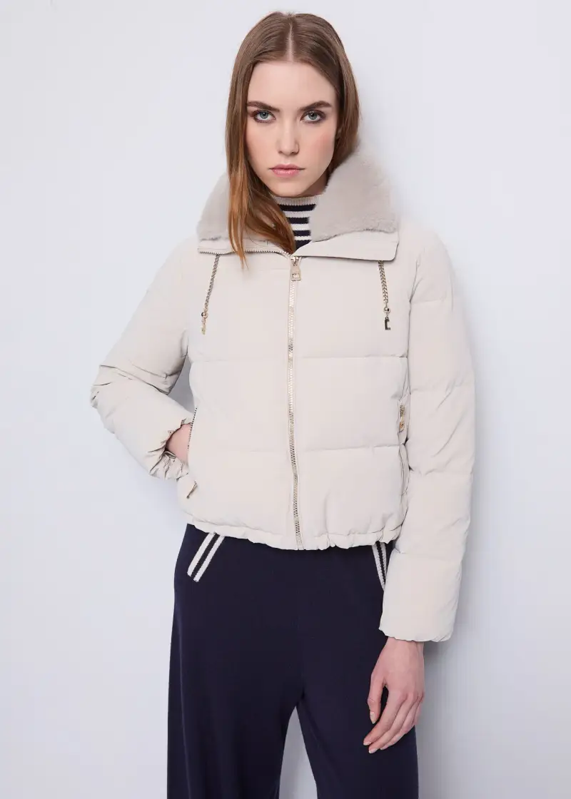 Jeans Piumino corto da donna con cappuccio e coulisse a catena Naturale