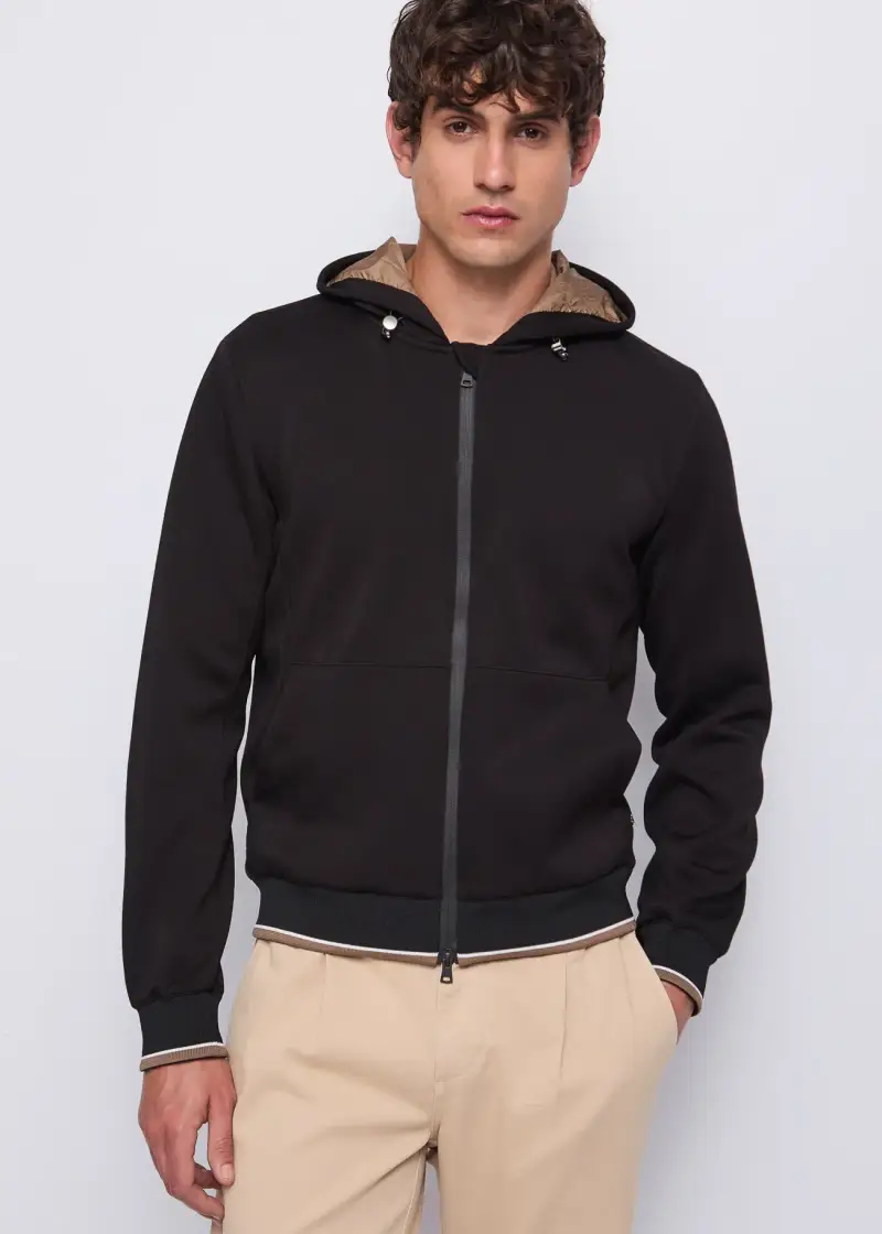 Uomo Felpa nera con zip e cappuccio Nero