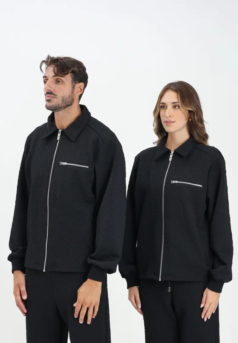 Felpa con zip nera per uomo e donna caratterizzata da lavorazione monogram