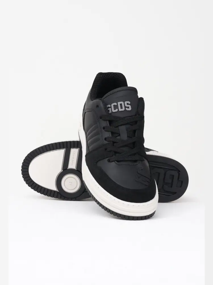 scarpe nere uomo in pelle logo in rilievo miniatura 2