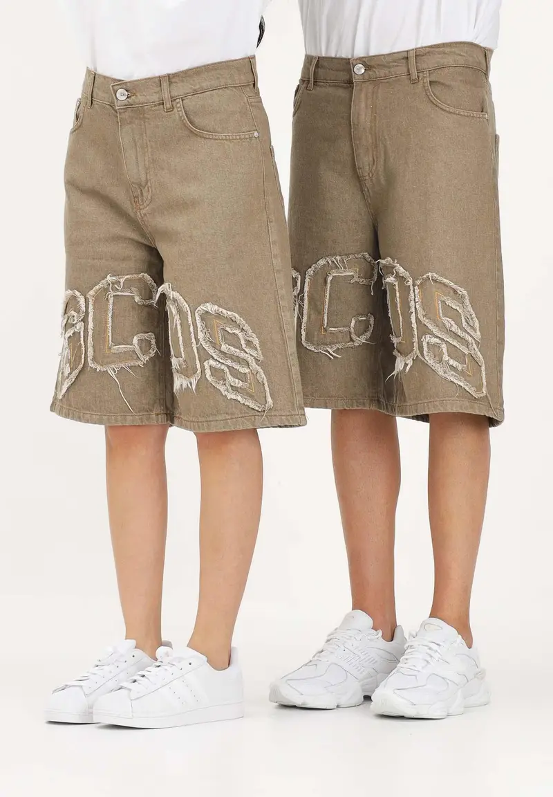 Shorts in denim beige per uomo e donna con logo