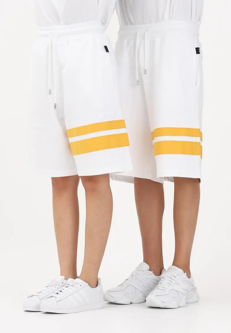 Shorts sportivo bianco per uomo e donna con dettagli a contrasto