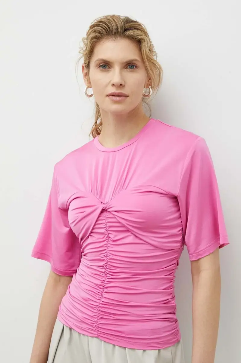t-shirt colore rosa