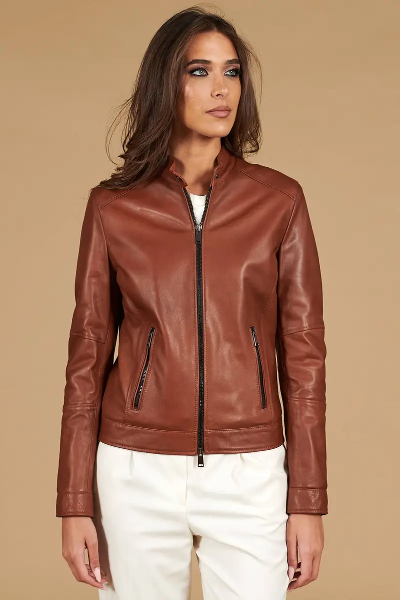 Giacca biker in pelle naturale cuoio effetto liscio due tasche D'Arienzo, Seleziona Taglia XS, Colore Cuoio