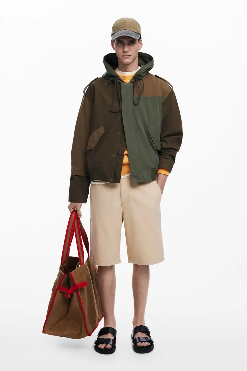 Giacca con cappuccio e toppe