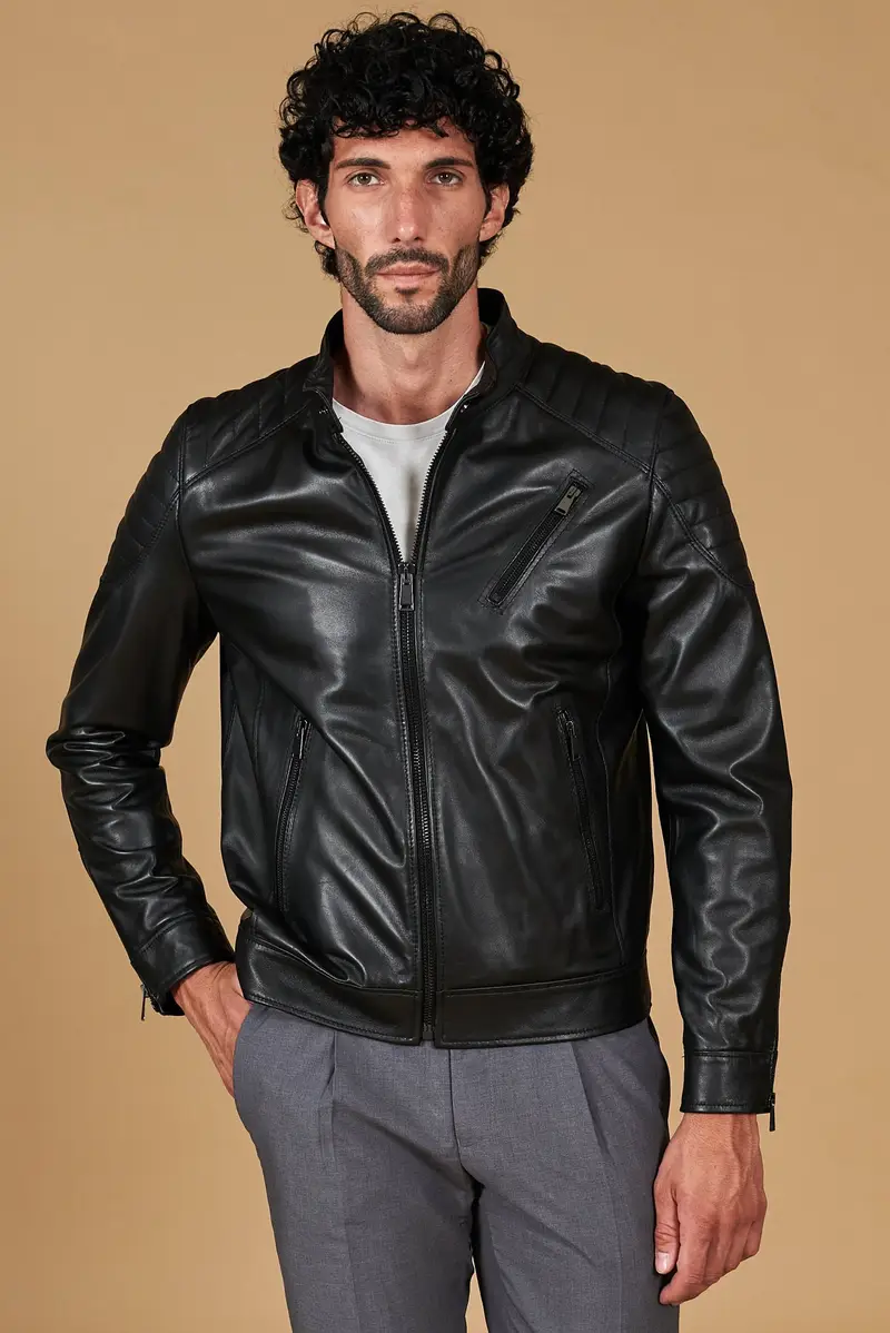 Giacca moto in pelle nera biker trapuntato spalle effetto liscio D'Arienzo, Seleziona Taglia 46, Colore Nero
