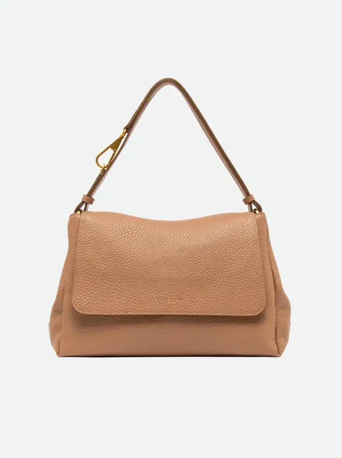 CECILE CUOIO miniatura 2