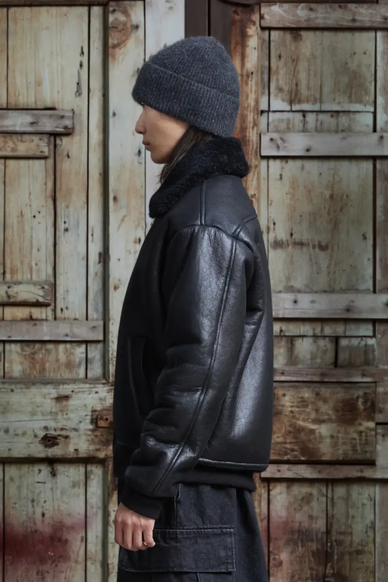 Bomber in montone nero miniatura 2