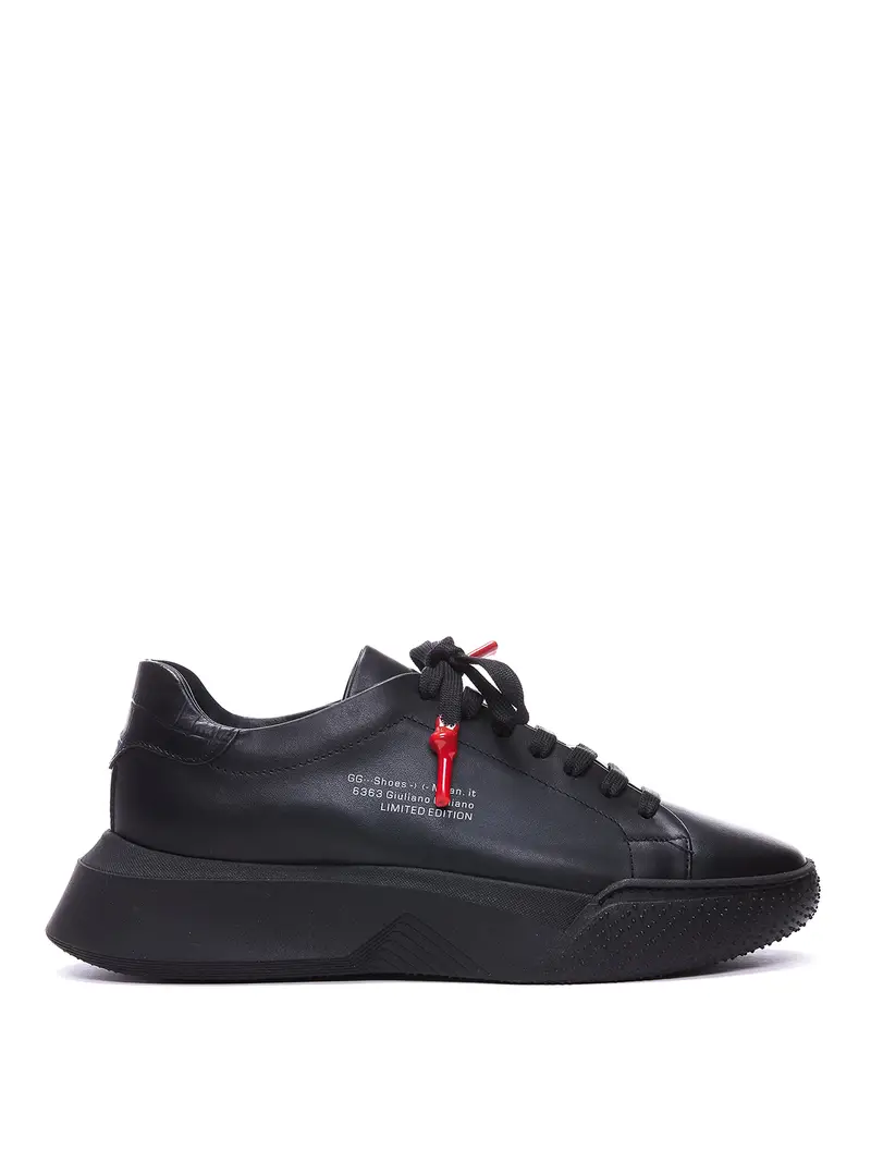 Sneakers con logo e chiusura con lacci Nero