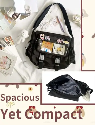 Gleease Ita Bag Giapponese Messenger Borse Kawaii Crossbody Bag Anime Borsa Con Spille Carino Y2k Per Donne Uomini miniatura 3