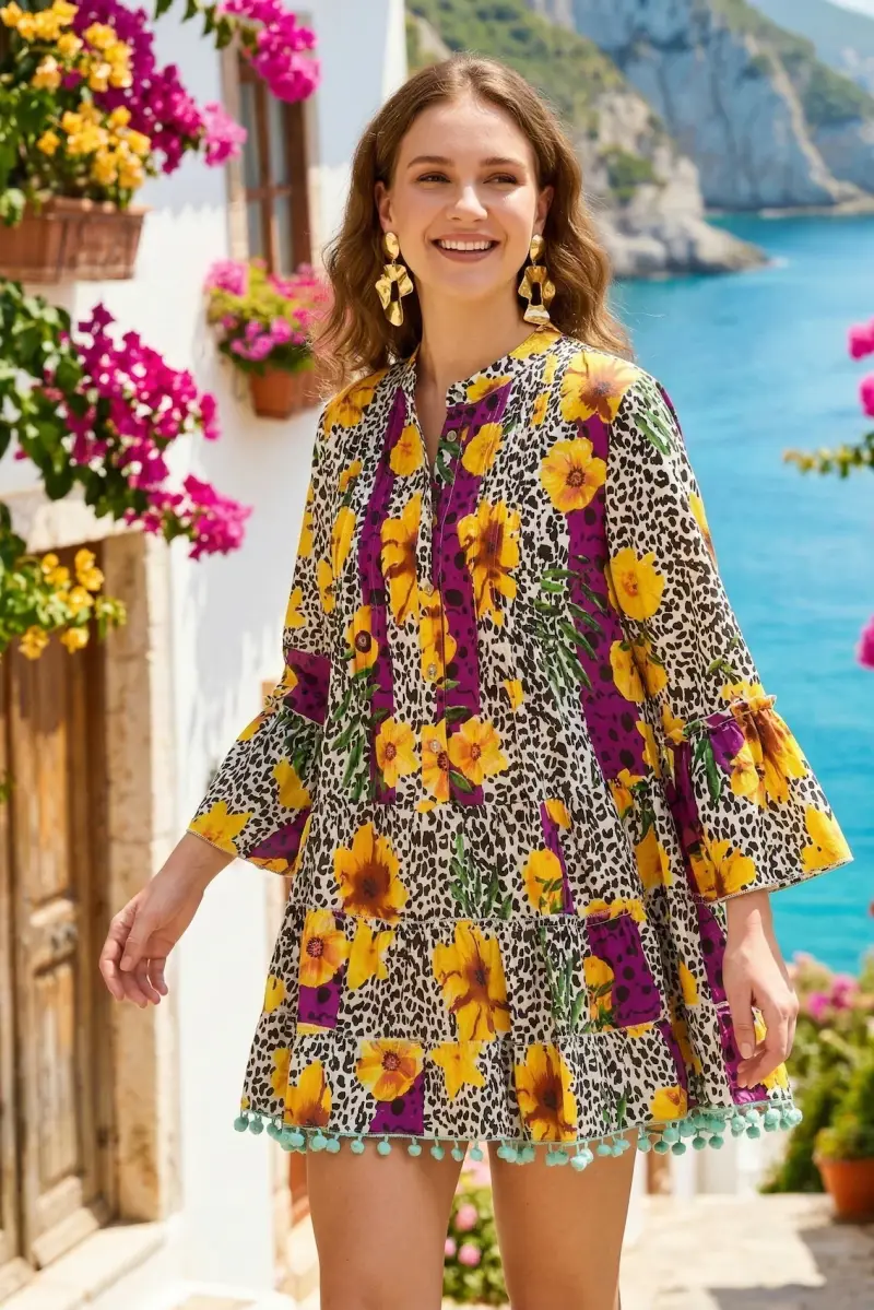 ABITO CORTO CON MANICHE A CAMPANA | Colore Animalier |